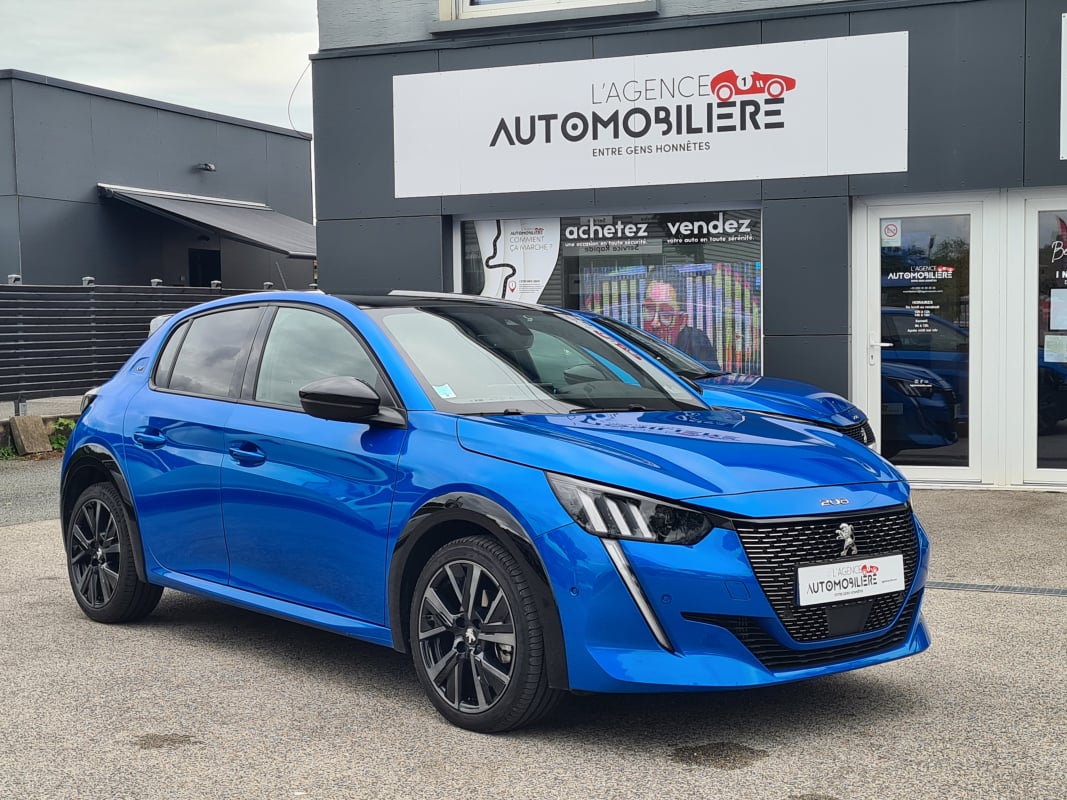 Peugeot 208 1.2 PureTech 100 EAT8 GT PACK - 17000 Kms — 1