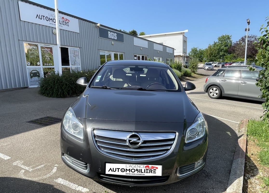 Opel Insignia 2.0 i Turbo 220 cv COSMO PACK MOTEUR HS — 2