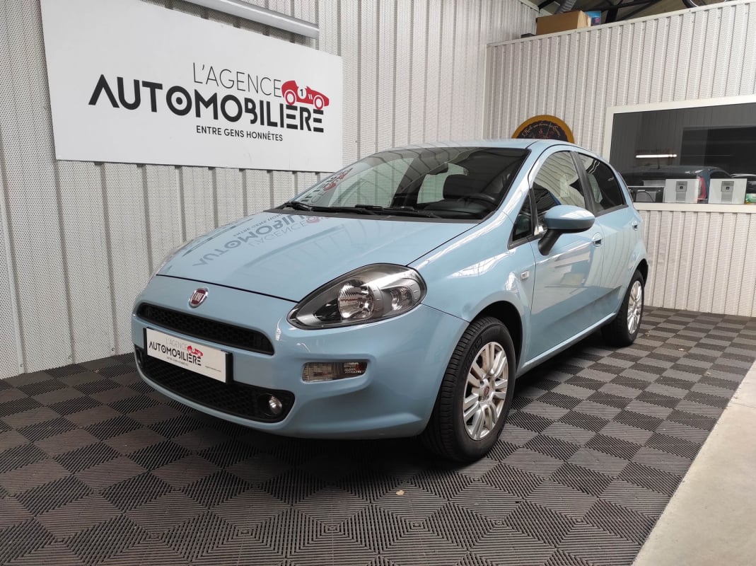 Fiat Punto 1.4 8V 77 S/S LOUNGE 5P — 1