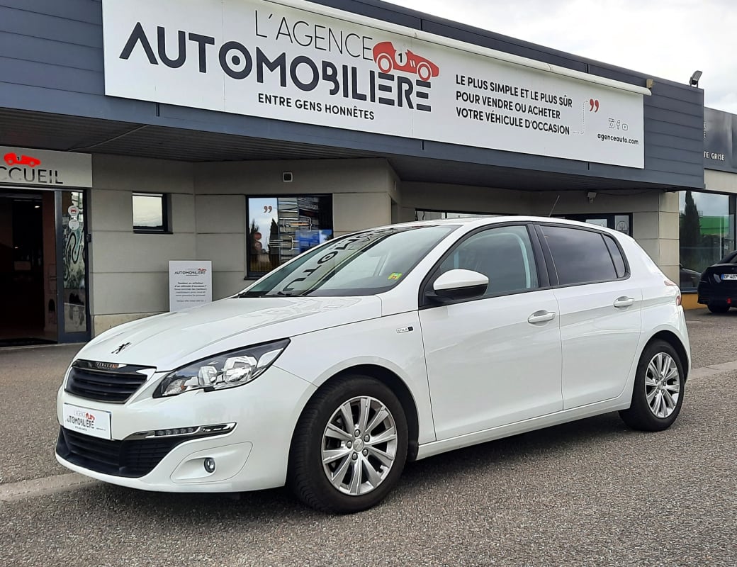 Peugeot 308 1.2 STYLE 110CH Courroie Distribution changée — 1