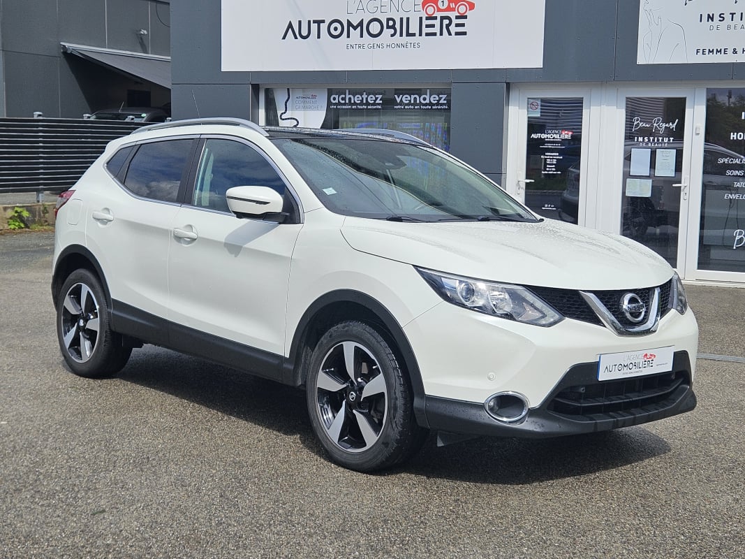 Nissan Qashqai 1.2 DIG-T 115 - 2WD N-CONNECTA Attelage — 1