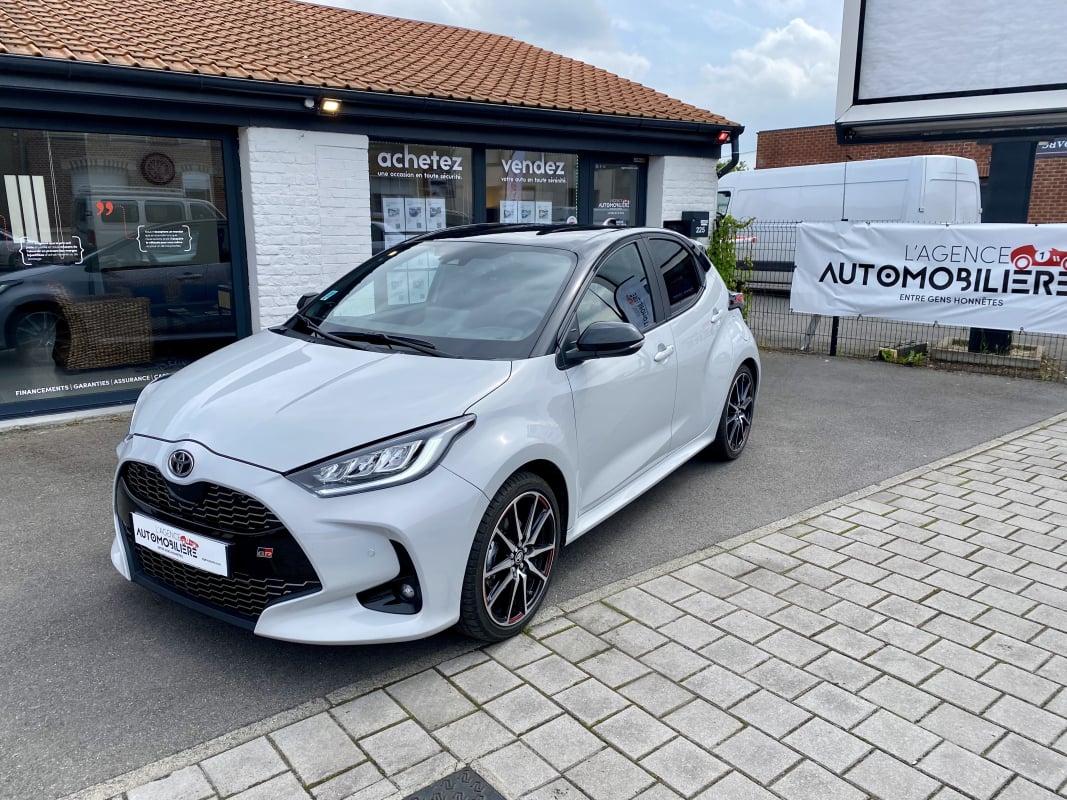 Toyota Yaris IV 1.5 HYBRIDE 116H GR SPORT PACK TECHNO — 1