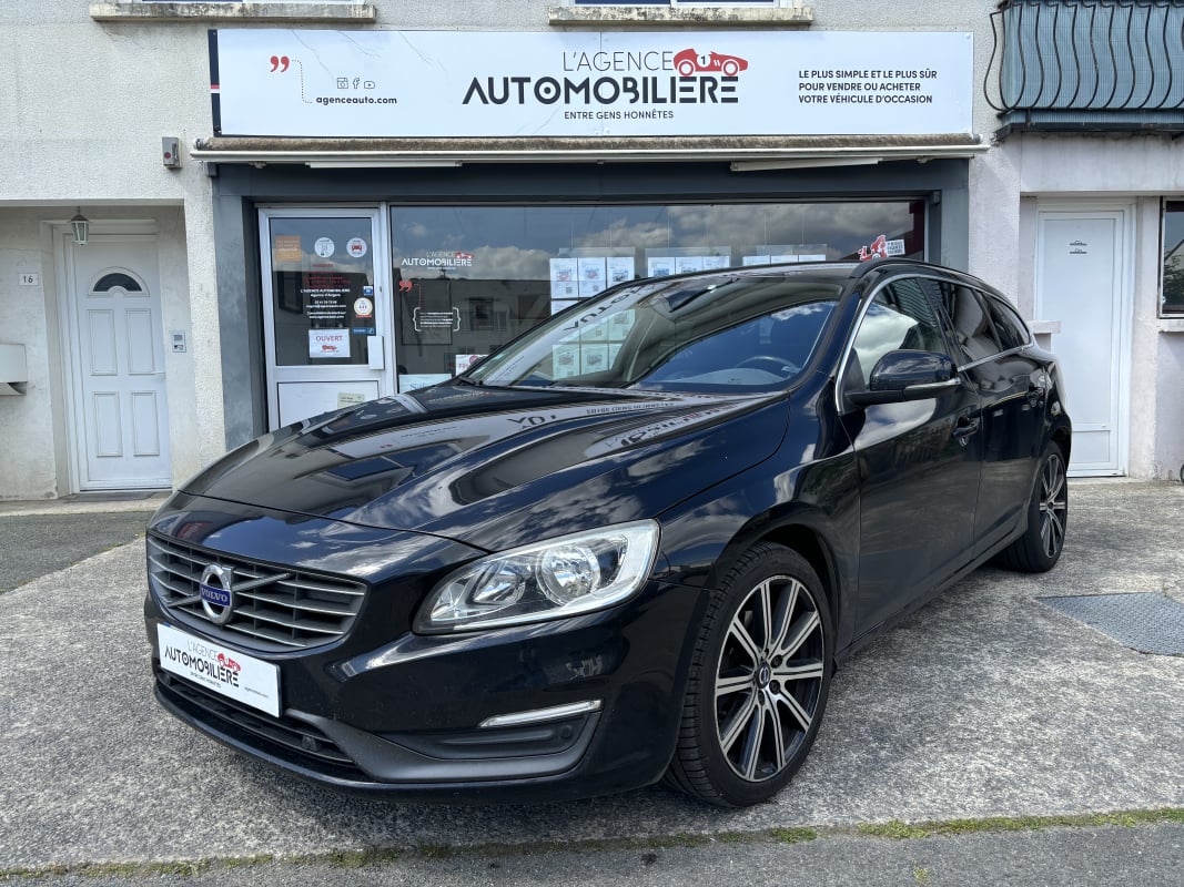 Volvo V60 D4 2.0 TDi 181 cv - Geartronic 8 - Momentum Business — 1