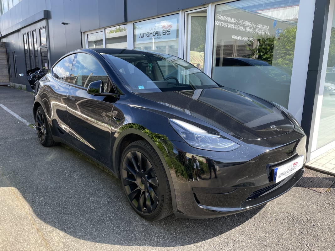 Tesla Model Y Standard-Range - Autopilote Amélioré - Jantes - Premium — 1