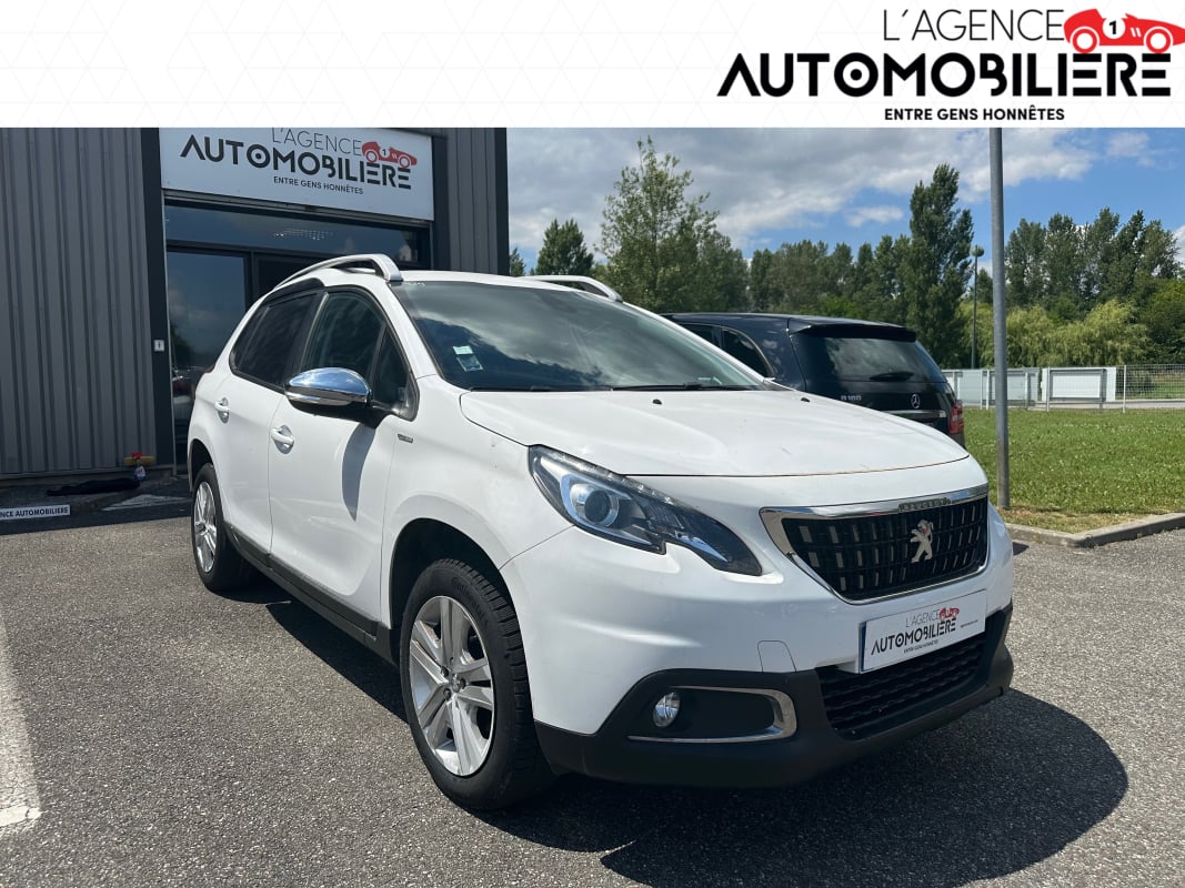 Peugeot 2008 1.2 Puretech STYLE 110CV (Barres de toit, Radar de stationnement arrière,...) — 1