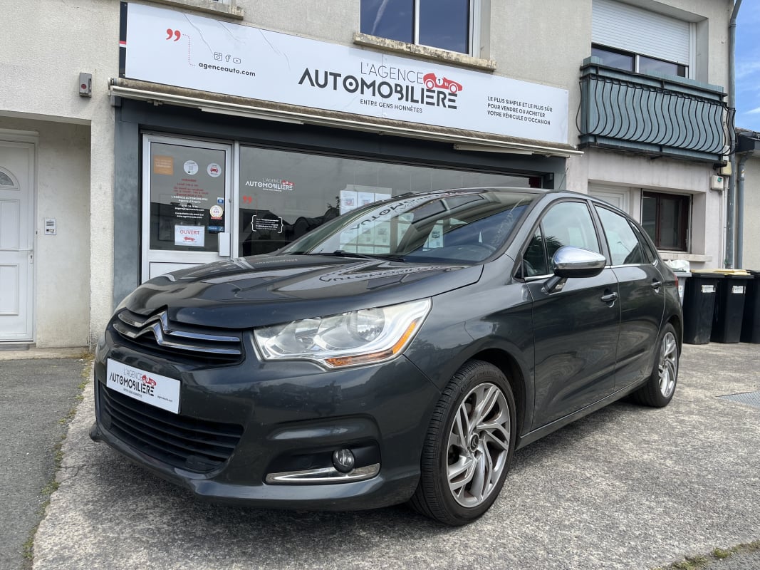 Citroen C4 phase II 1.6 VTi 120cv Confort - Toit panoramique — 1