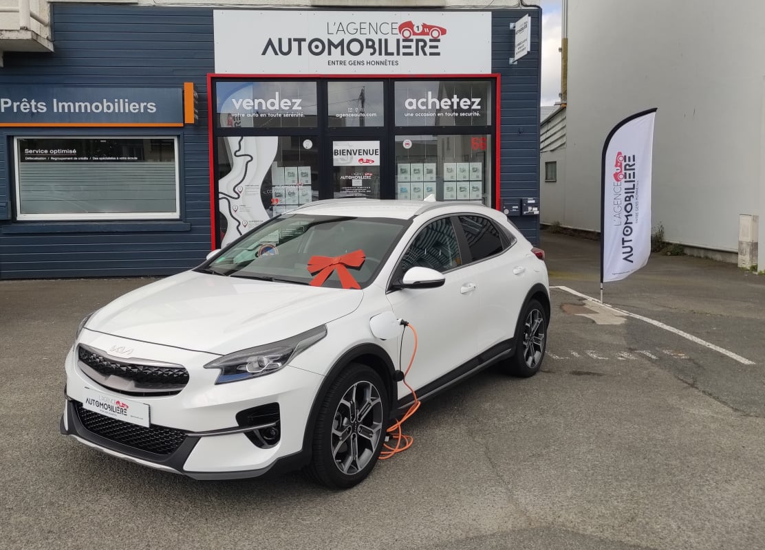 Kia Xceed 1.6 HYBRID GDI 141H 105ch BVA PHEV BLACK WHITE EDITION — 1