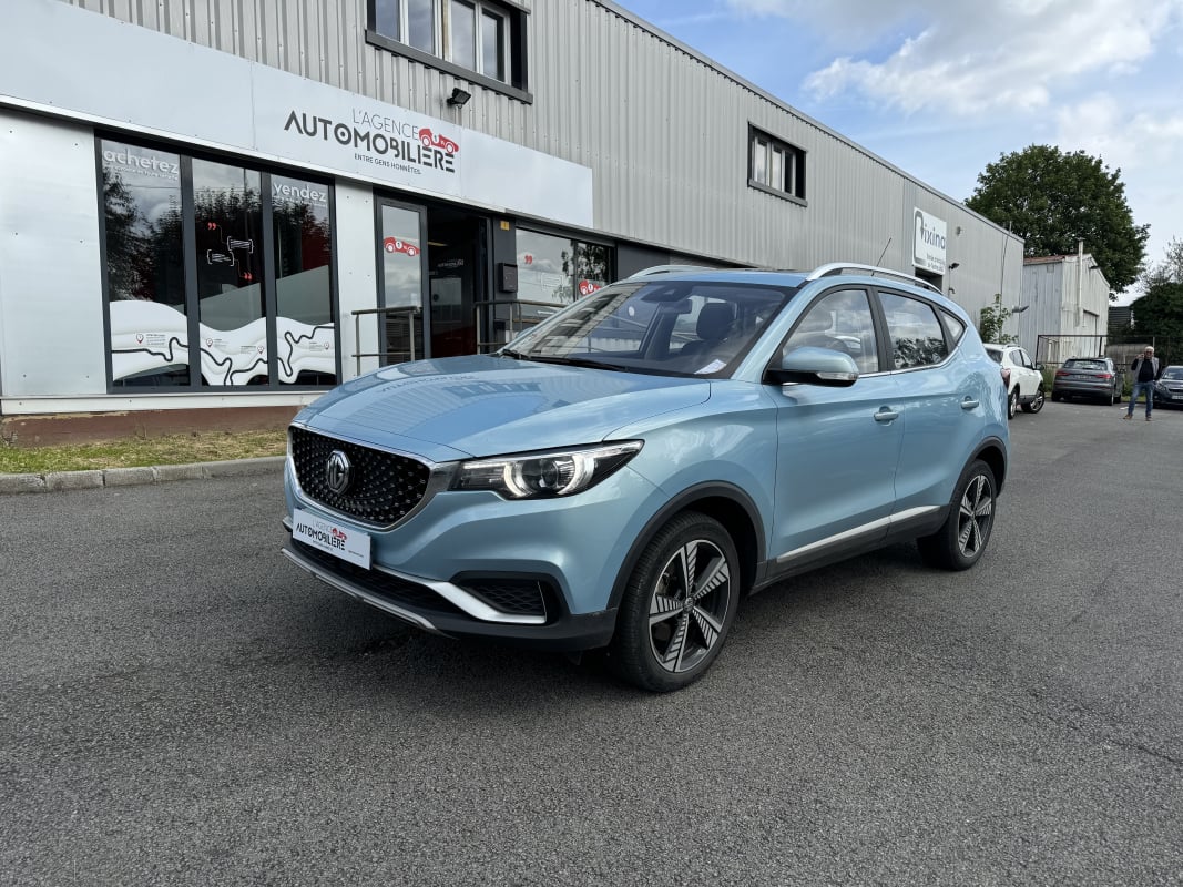 MG ZS 143 CH 44.5KWH LUXURY 1ER MAIN — 1