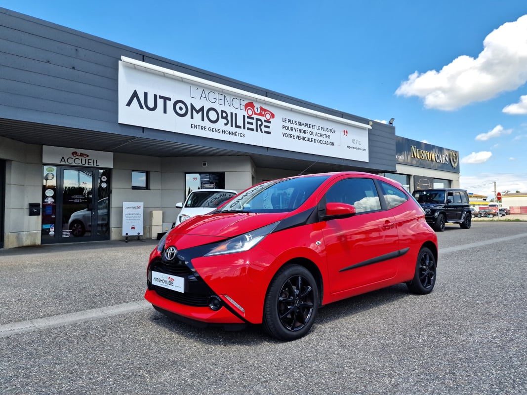 Toyota Aygo 1.0 VVT-i x-shift x-play Boite Automatique — 1