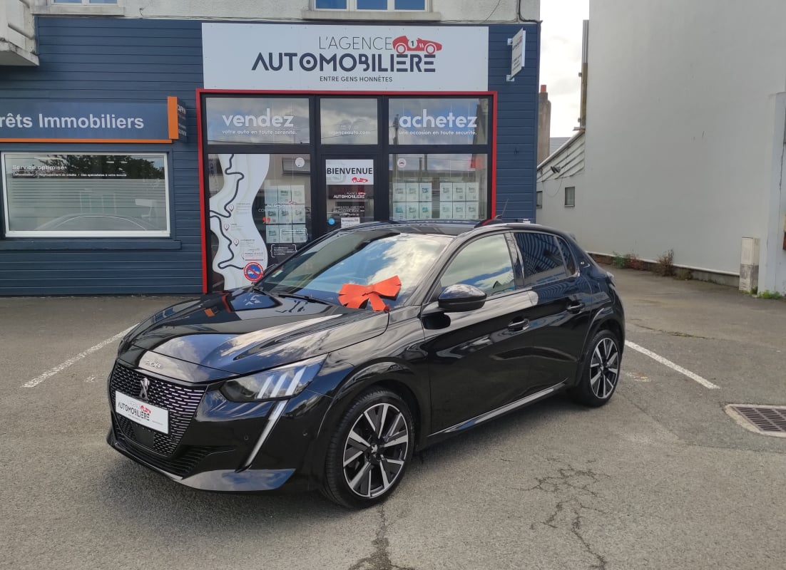 Peugeot 208 1.2 Essence 100ch BVM6 GT (1ère main) — 1