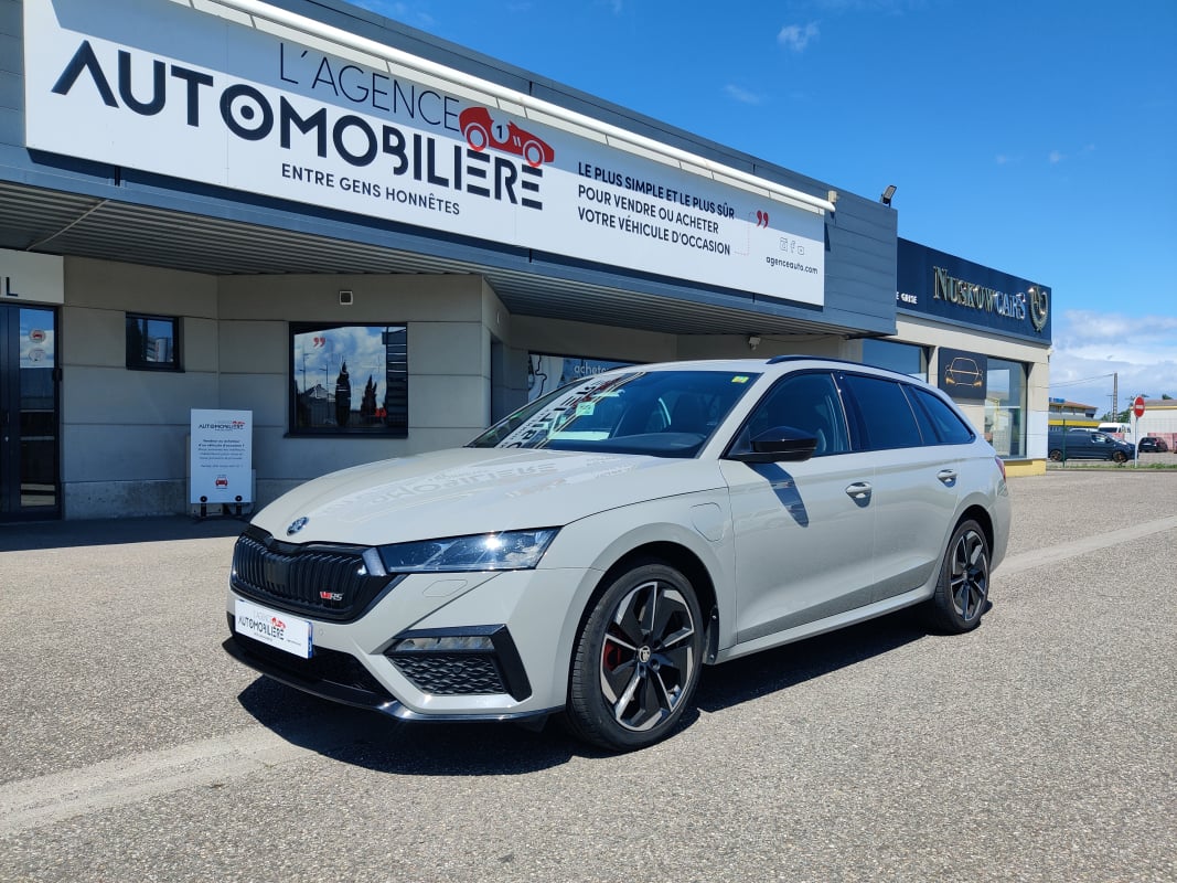 Skoda Octavia Combi RS 1.4 TSi 245H 150 PHEV 4x2 DSG — 1