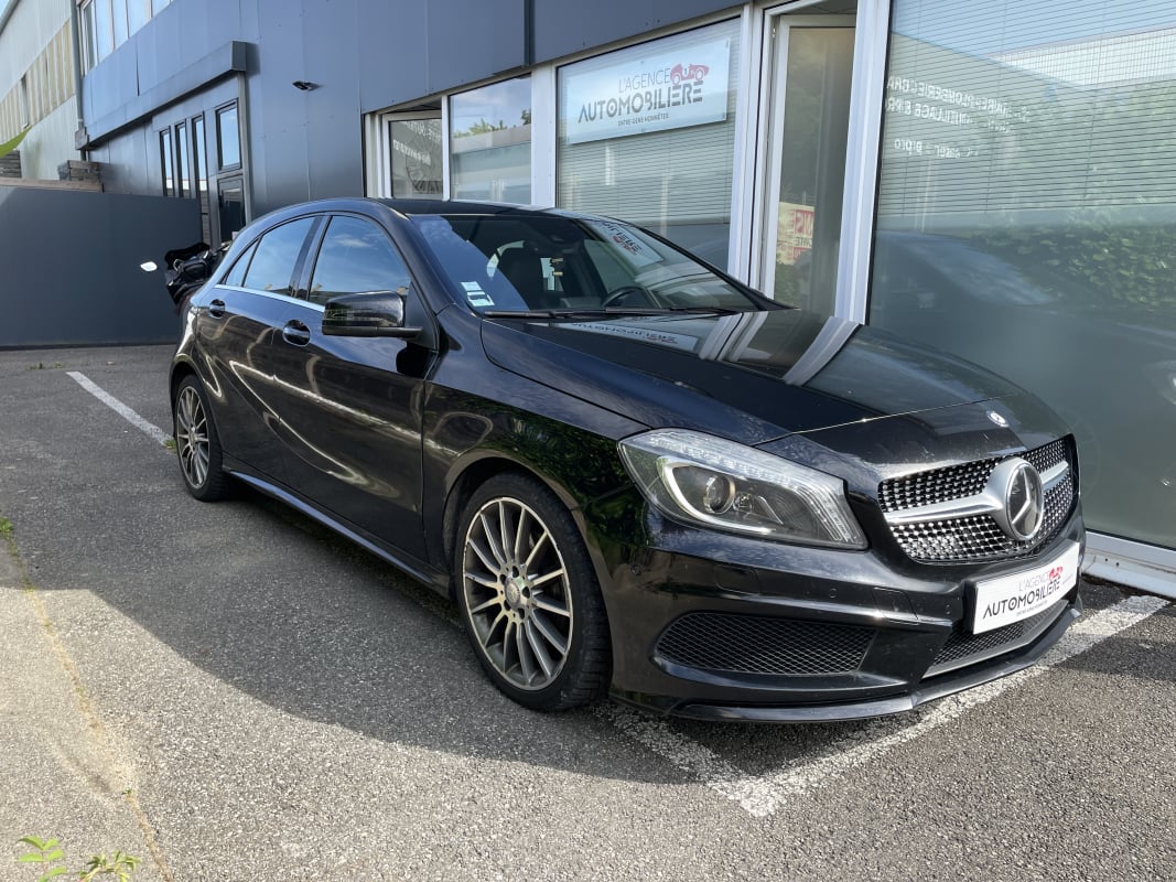 Mercedes-Benz Classe A 200d 136CV BVA Pack AMG - Calandre diamant — 1