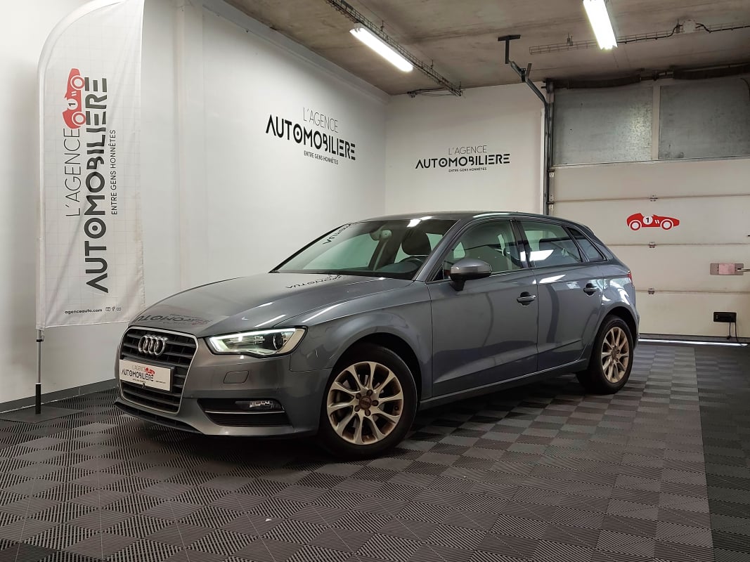 Audi A3 III SPORTBACK 1.6 TDI 105 AMBIENTE — 1