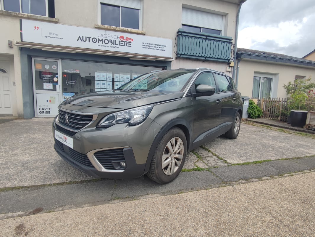 Peugeot 5008 II 1.5 ACTIVE S&S 130 cv 7 places attelage — 1