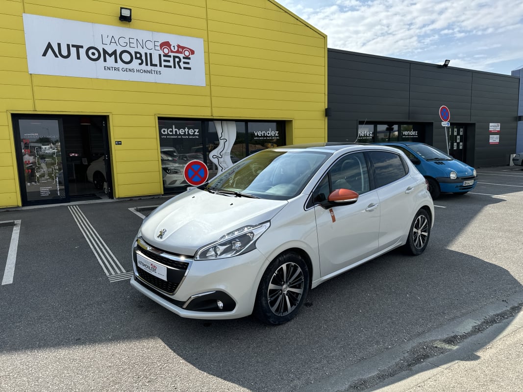 Peugeot 208 1.2L THP EAT6 S&S 110CV Rolland Garros — 1