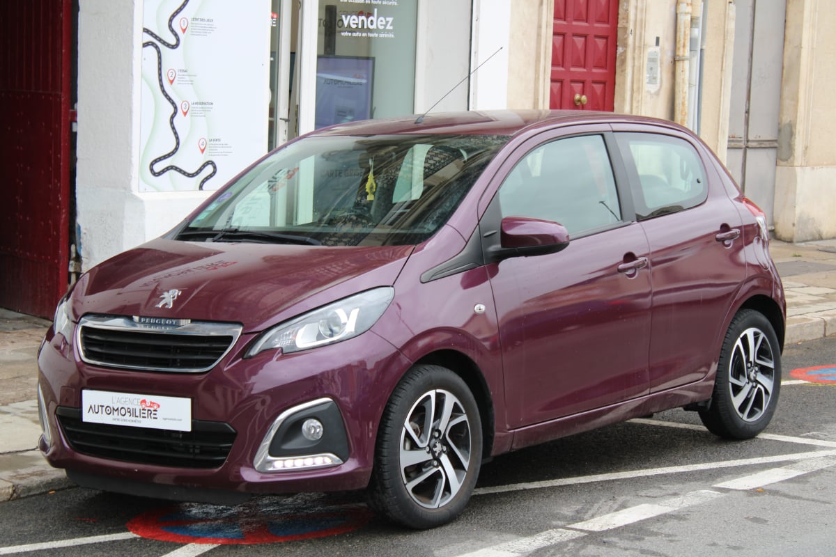 Peugeot 108 1.0 VTI 70 ALLURE ( Carplay, Entretien Peugeot, Moteur à Chaîne ... ) — 1