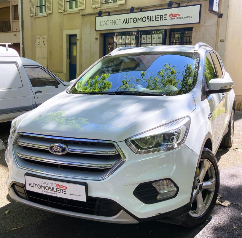 Ford Kuga 2.0 TDCI 150 S&S 4X2 TITANIUM — 1