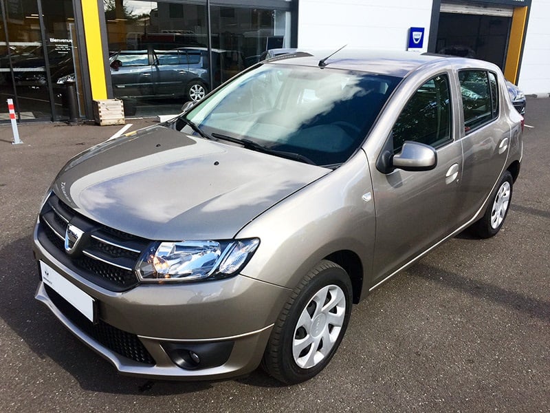 Dacia Sandero II 1.2i 16v 75ch Lauréate — 1