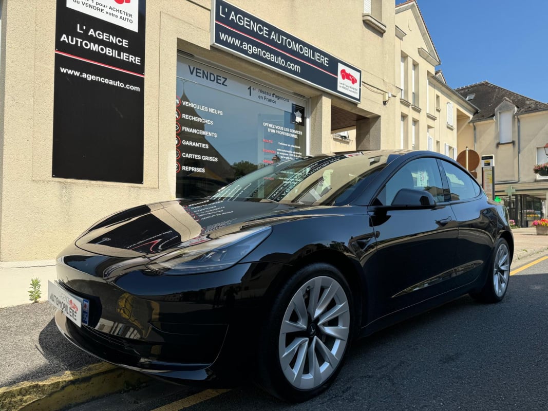 Tesla Model 3 Standard Range Plus 325 cv — 1