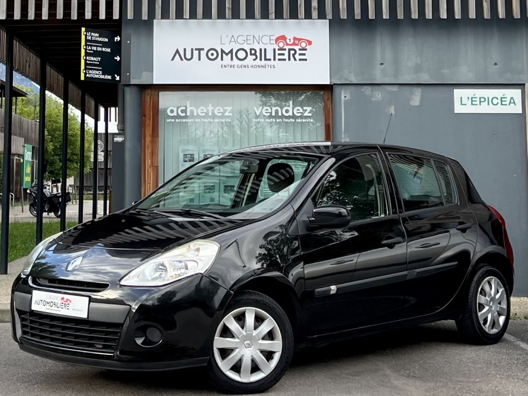 Renault Clio III (2) 1.2i 16v 75ch Authentique Clim — 1