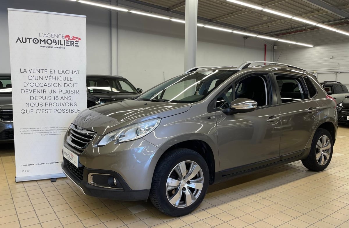 Peugeot 2008 1.2 PURETECH 82 STYLE — 1