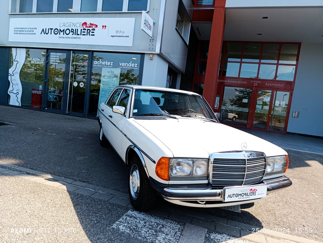 Mercedes-Benz 240 W123 240D 2.4 D 72cv — 1