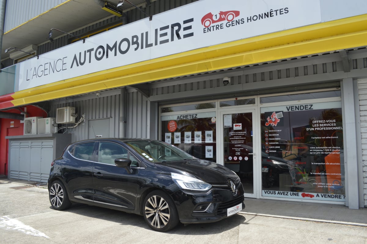 Renault Clio 1.2 TCE 120 ENERGY INITIALE PARIS EDC — 1