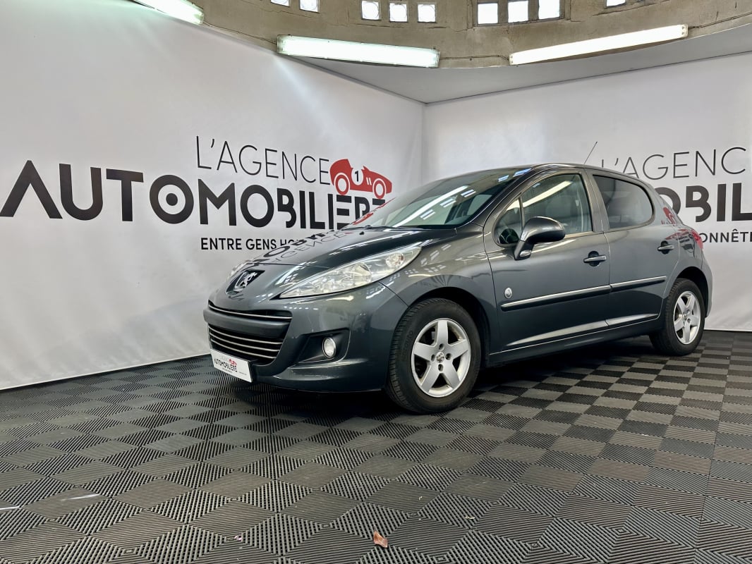 Peugeot 207 1.4 HDi 70 URBAN MOVE (Distribution faite) — 1