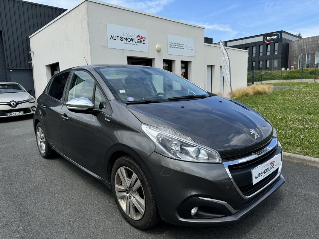 Peugeot 208 I Ph2 5 Portes 1.2 PureTech 82 STYLE | GARANTIE 12 MOIS — 1
