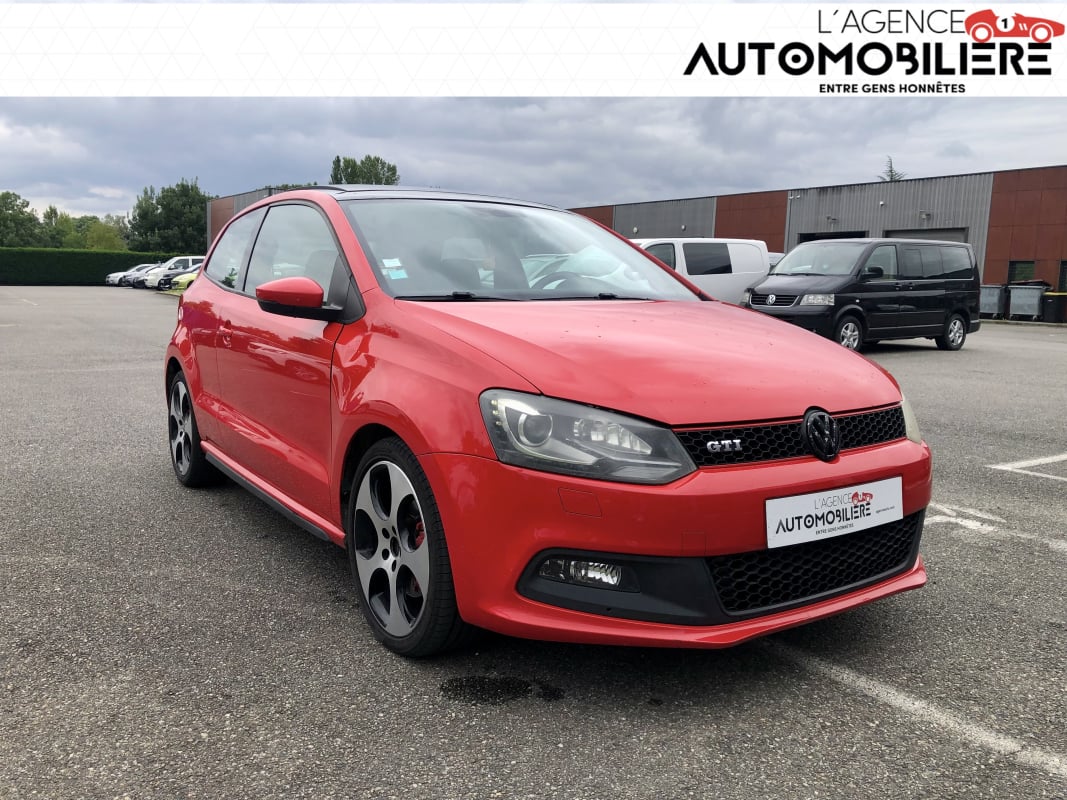Volkswagen Polo V GTI 1.4 DSG7 180CV(Toit ouvrant,Palettes au volant,...) — 1