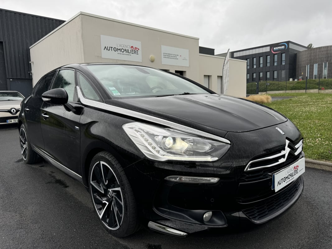 Citroen DS5 2.0 HDi Hybrid4 4x4 BVA 163 SPORT CHIC | GARANTIE 12 MOIS — 1