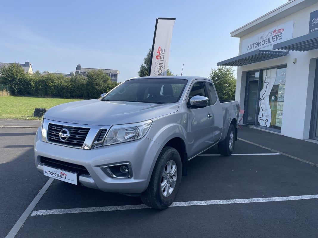 Nissan Navara II NP 300 KING-CAB ACENTA 2.3 DCI 160 CH — 1