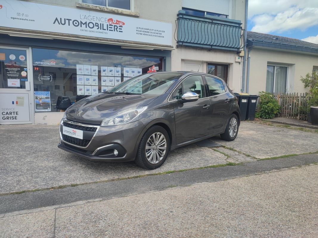 Peugeot 208 Phase 2 5 Portes 1.2 S&S ALLURE 110 cv FAIBLE KILOMETRAGE — 1