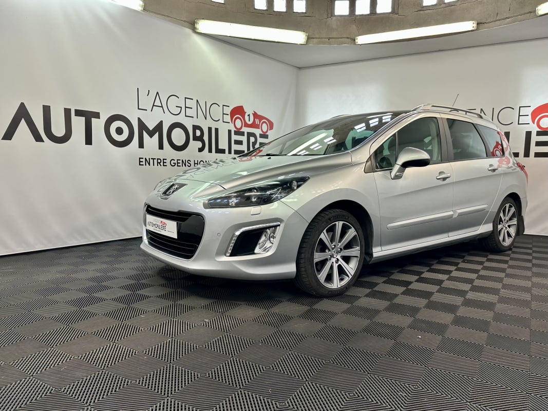 Peugeot 308 SW SW 1.6 THP 155 FELINE (7 Places, Entretien Peugeot, Attelage) — 1