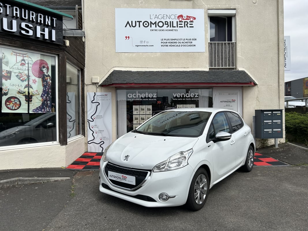 Peugeot 208 1.6 E-HDI 92 CH STYLE — 1
