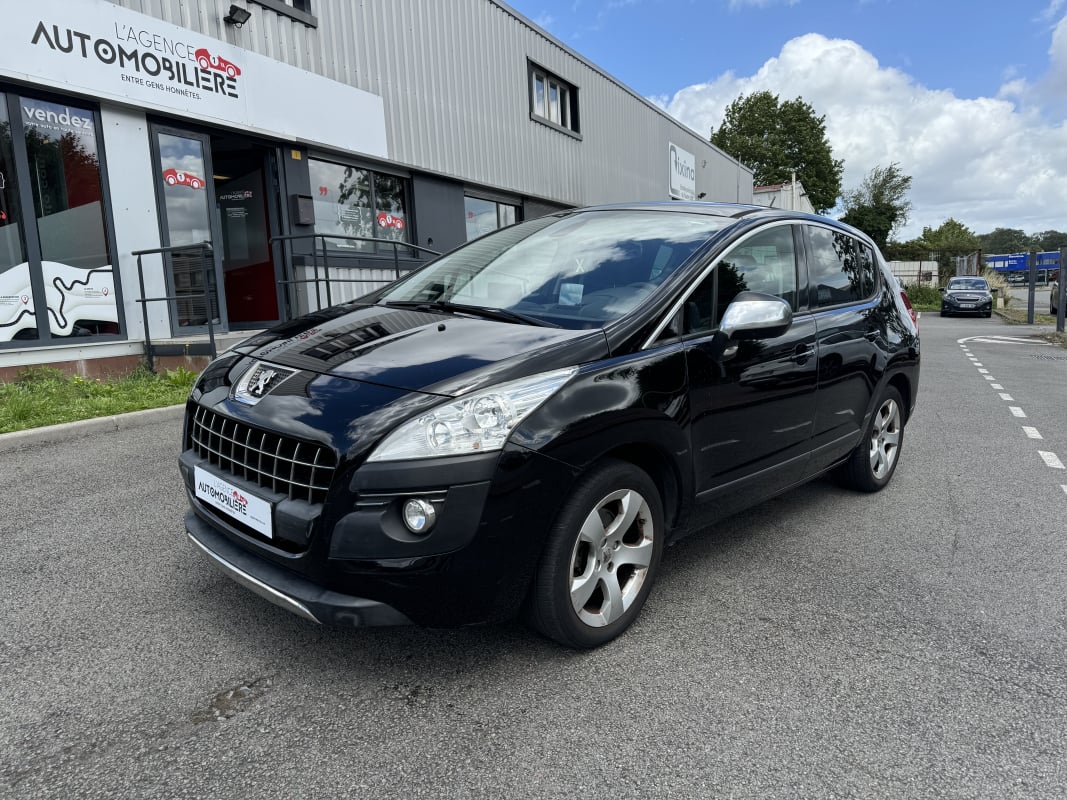 Peugeot 3008 2.0 HDI 150 CH ALLURE GPS / TOIT PANO / CAMERA DE RECUL — 1