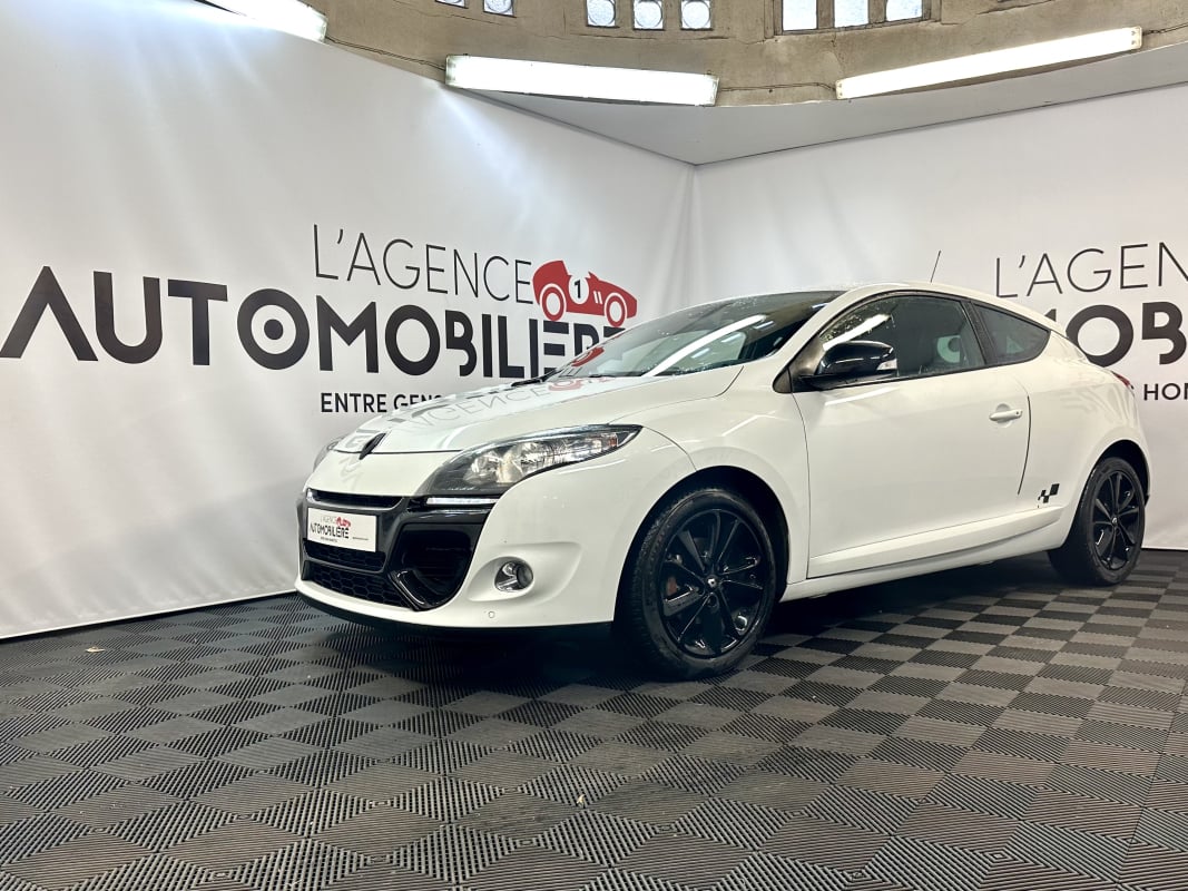 Renault Megane III COUPE 1.5 DCI 110 FAP — 1