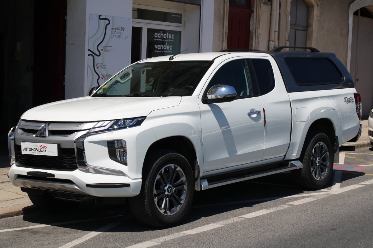 Mitsubishi L200 CLUB CAB 2.2 DID 150 INSTYLE 4WD ( 1ère main, HardTop, Sièges chauffants ... ) — 1