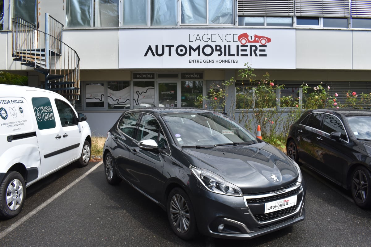Peugeot 208 ALLURE 1.2 THP Puretech 12V EAT6 110 cv — 1