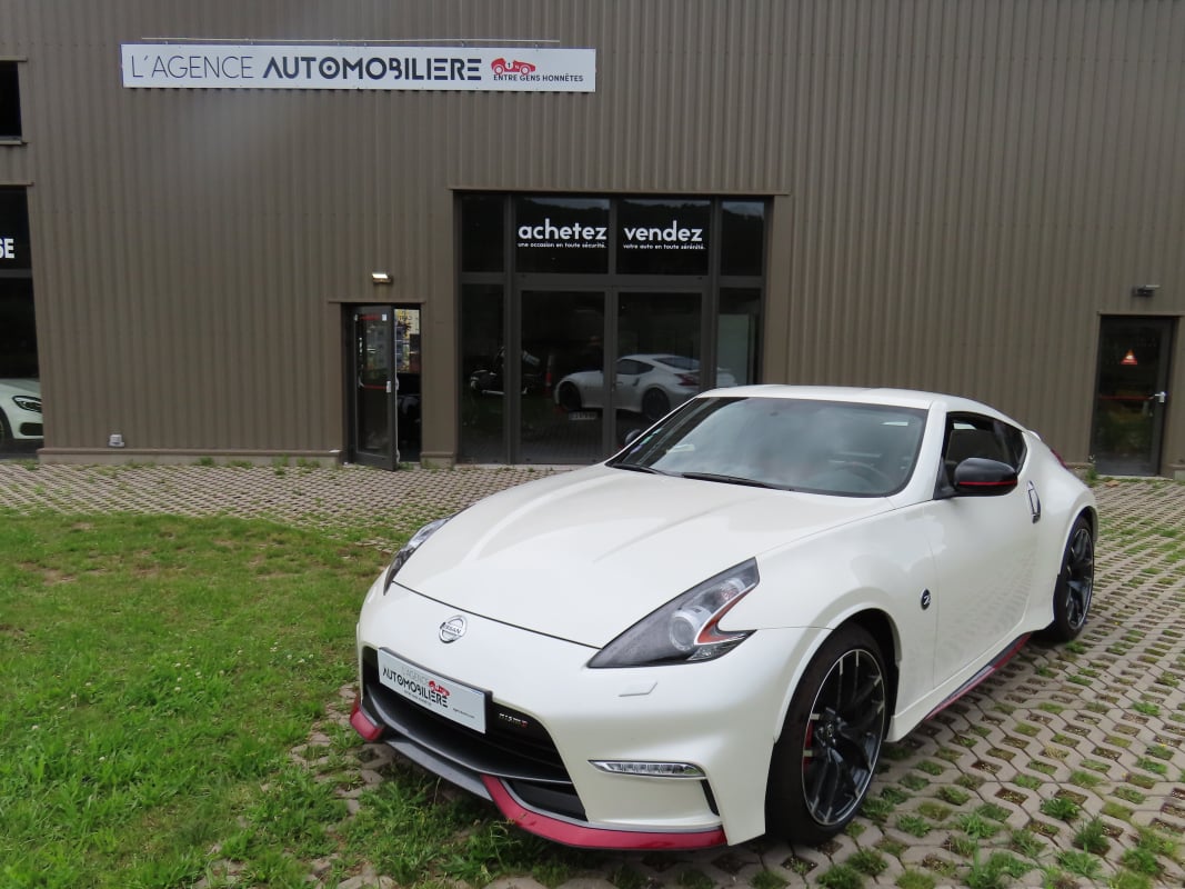 Nissan 370Z Nismo 3.7 V6 24V Coupé 344Cv — 1