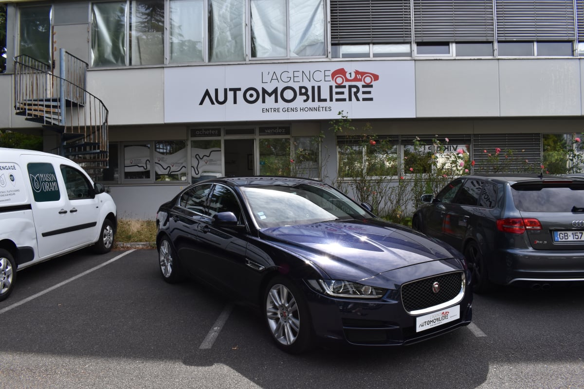Jaguar XE E-Performance 2.0 D 16V 163 cv Boîte auto — 1