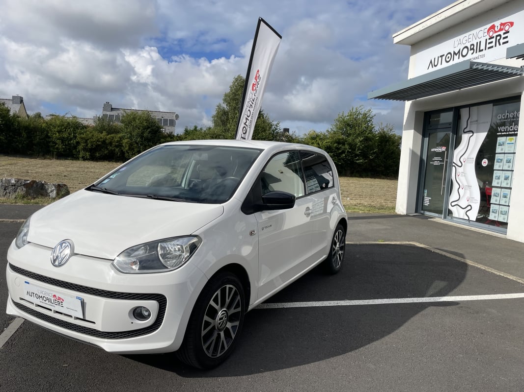 Volkswagen UP 1.0 75 CH GROOVE UP — 1