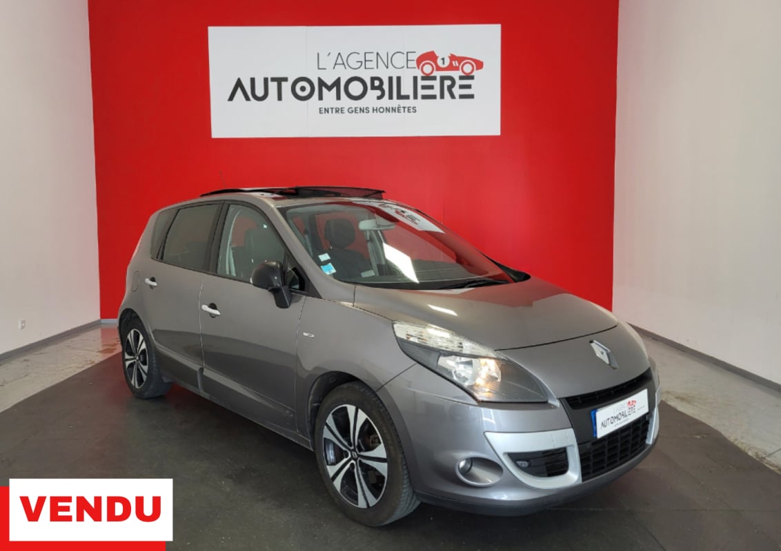 Renault Scenic RENAULT SCENIC III 1.5 DCI 110 BOSE + DITRIBUTION OK + ATTELAGE — 1