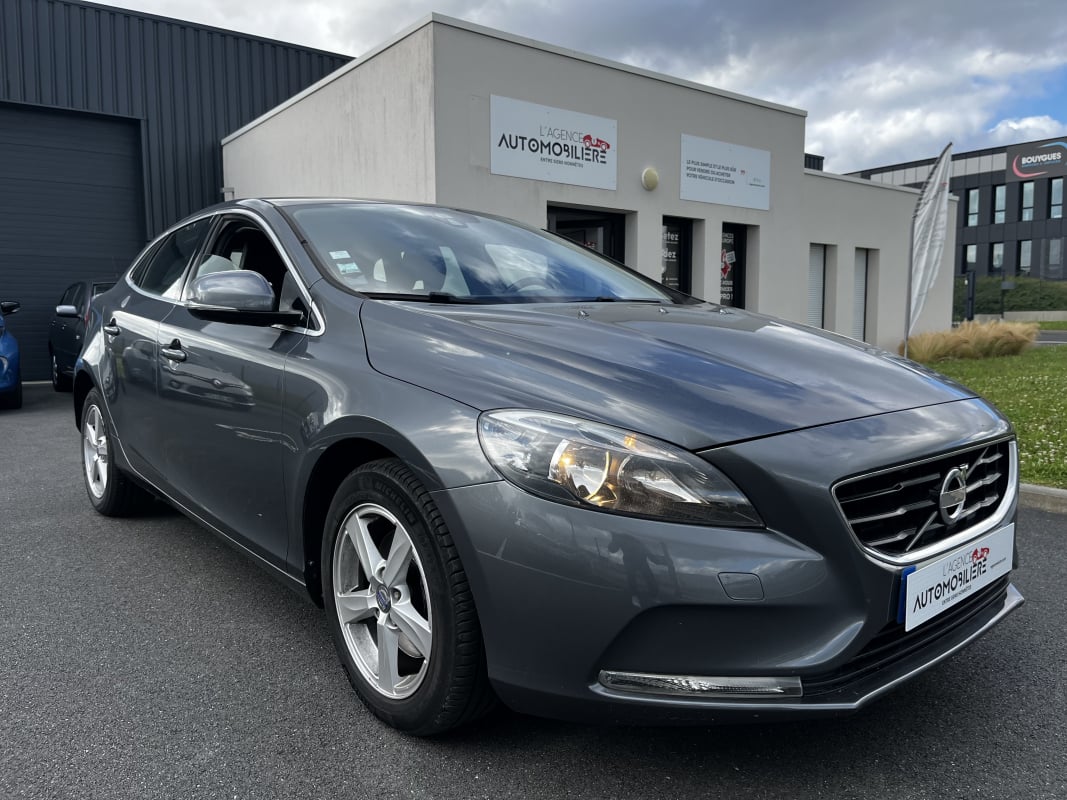 Volvo V40 T2 120ch Start&Stop Momentum/GARANTIE 12 MOIS — 1