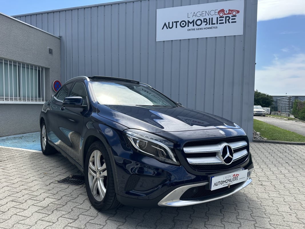 Mercedes-Benz Classe GLA 200D 4-Matic 136cv fascination — 1