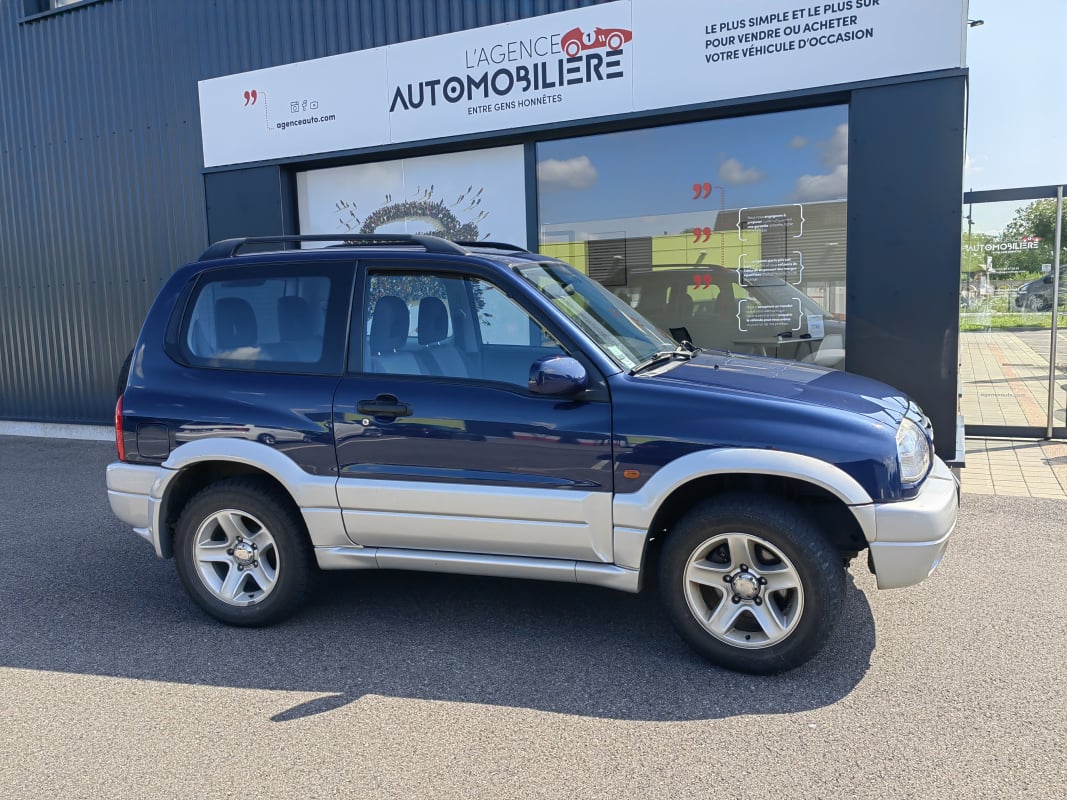 Suzuki Grand Vitara 1.6 confort — 1