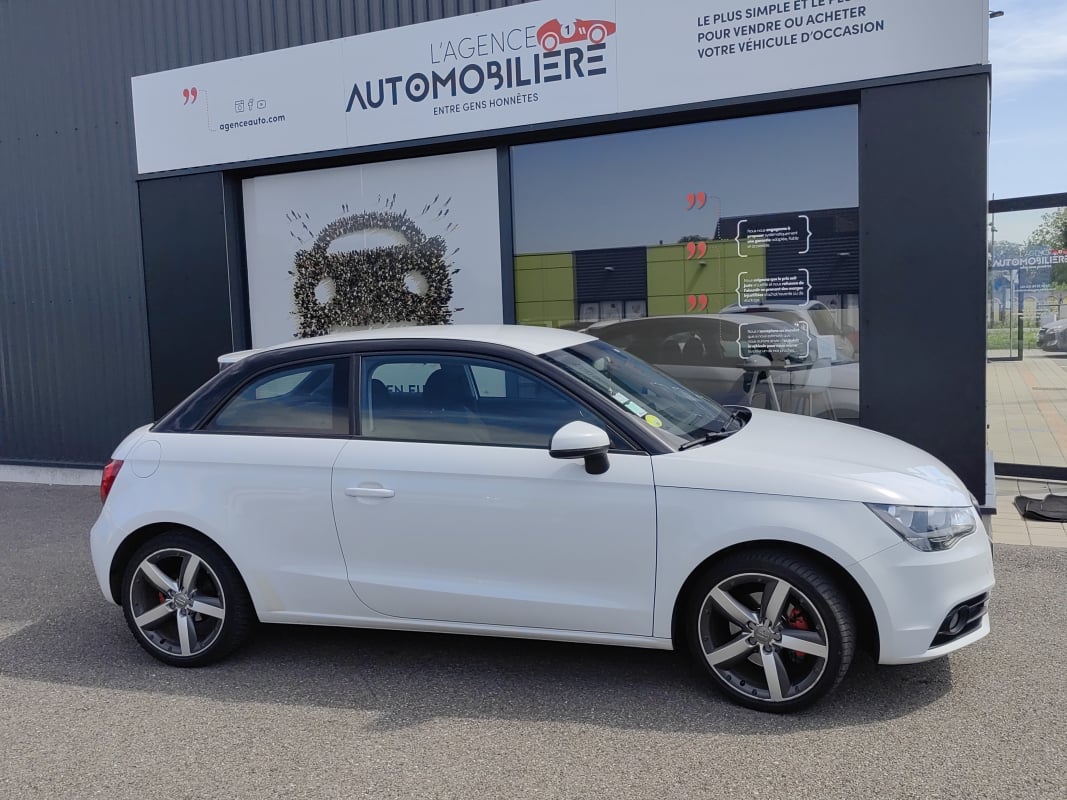 Audi A1 1.6 TDI 105 AMBITION — 1