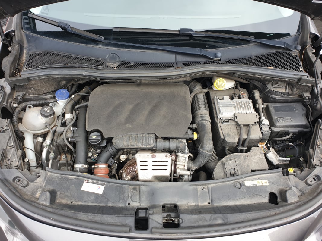 Peugeot 2008 (2) 1.2 ESS 110CV GT LINE S&S BVM5 — 39