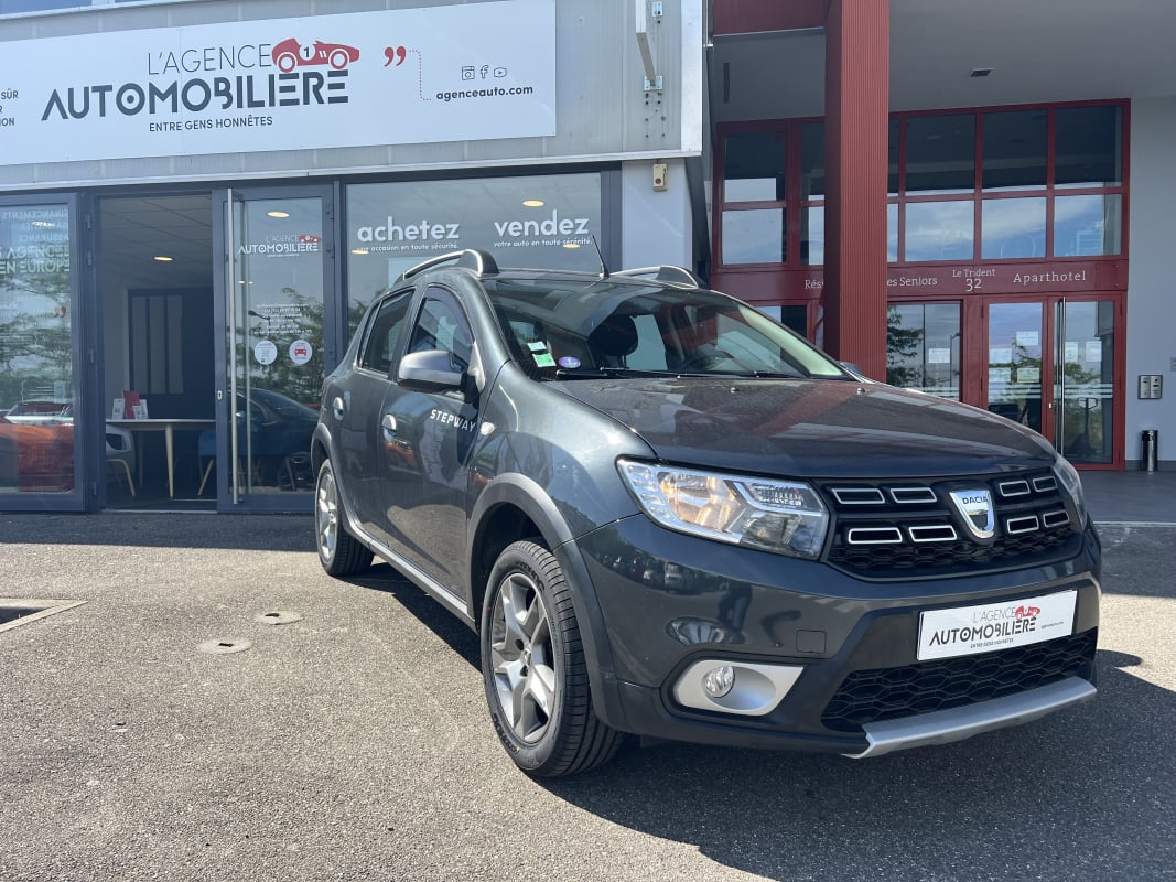 Dacia Sandero 0.9 TCe 90 cv Stepway — 1