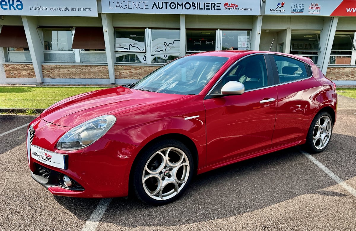 Alfa Romeo Giulietta 1.6 JTDM 120 SUPER S&S/Sellerie cuir noir — 1